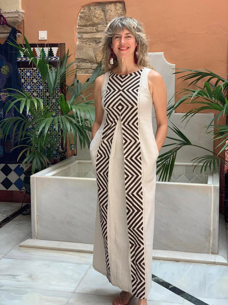 A Chula customer wearing the Vestido Open Columns